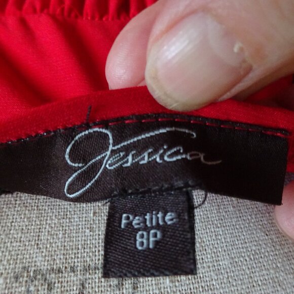 Lady in Red (Cocktail Dress) - Picture 5 of 7